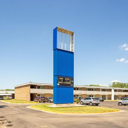 Oyo Hotel Mona Lake Маскигон Екстериор снимка